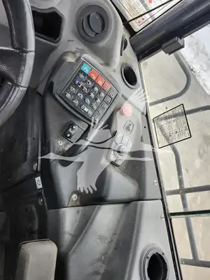 USED 2017 BELL B40E