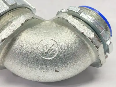 USED THOMAS & BETTS LIQUIDTIGHT CONDUIT FITTING 90 DEGREES 1-1/2"
