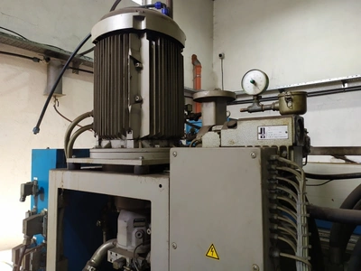 MAPLAN Vertical Rubber Injection Molding Machine, in working condition