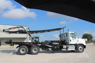 New | in-Stock 2027 FREIGHTLINER 114SD PLUS Rolloff Trucks Texas US | Roll Off Truck World #1507657