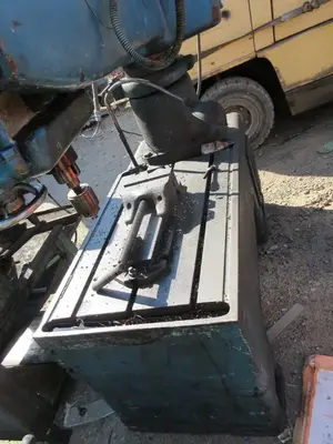 Caser, radial arm drill press