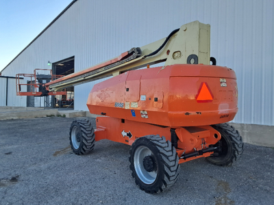 USED 2014 JLG 800S