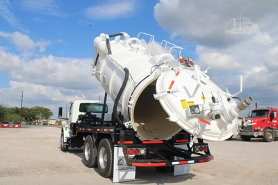 Used 2020 INTERNATIONAL MV Septic/Sewer/Vacuum Trucks Texas US | Roll Off Truck World #1491806