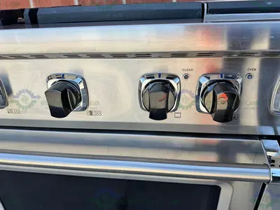 USED VIKING VDR5606GQSS 60" STAINLESS STEEL DUAL FUEL RANGE W/ GRILL AND GRIDDLE
