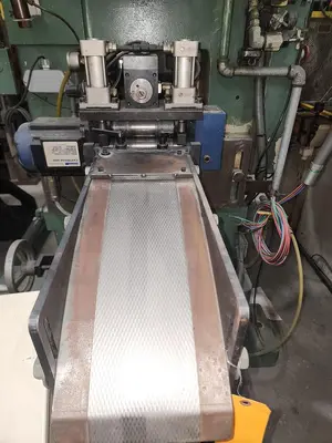 6" WIDE PRF/WADDINGTON PRESS MOUNTED FEEDER