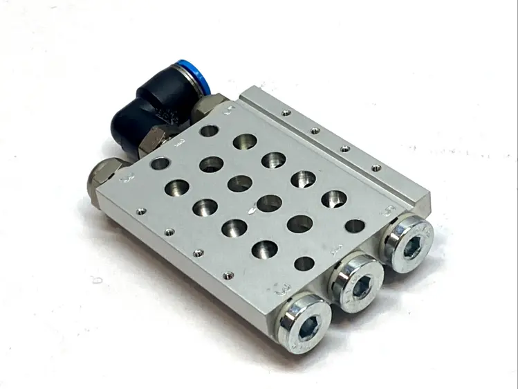 Used FESTO MANIFOLD RAIL G1/8 10.5MM 16-STATION SUB-BASE 566560 Parts (Hydraulics and Pneumatics) | Maverick Industrial Sales #1103494