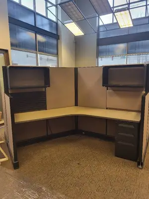 Herman Miller Three-Person Work Station Cubicle 120° with Acoustic Panels & Roll-Top Desk Wall Unit
