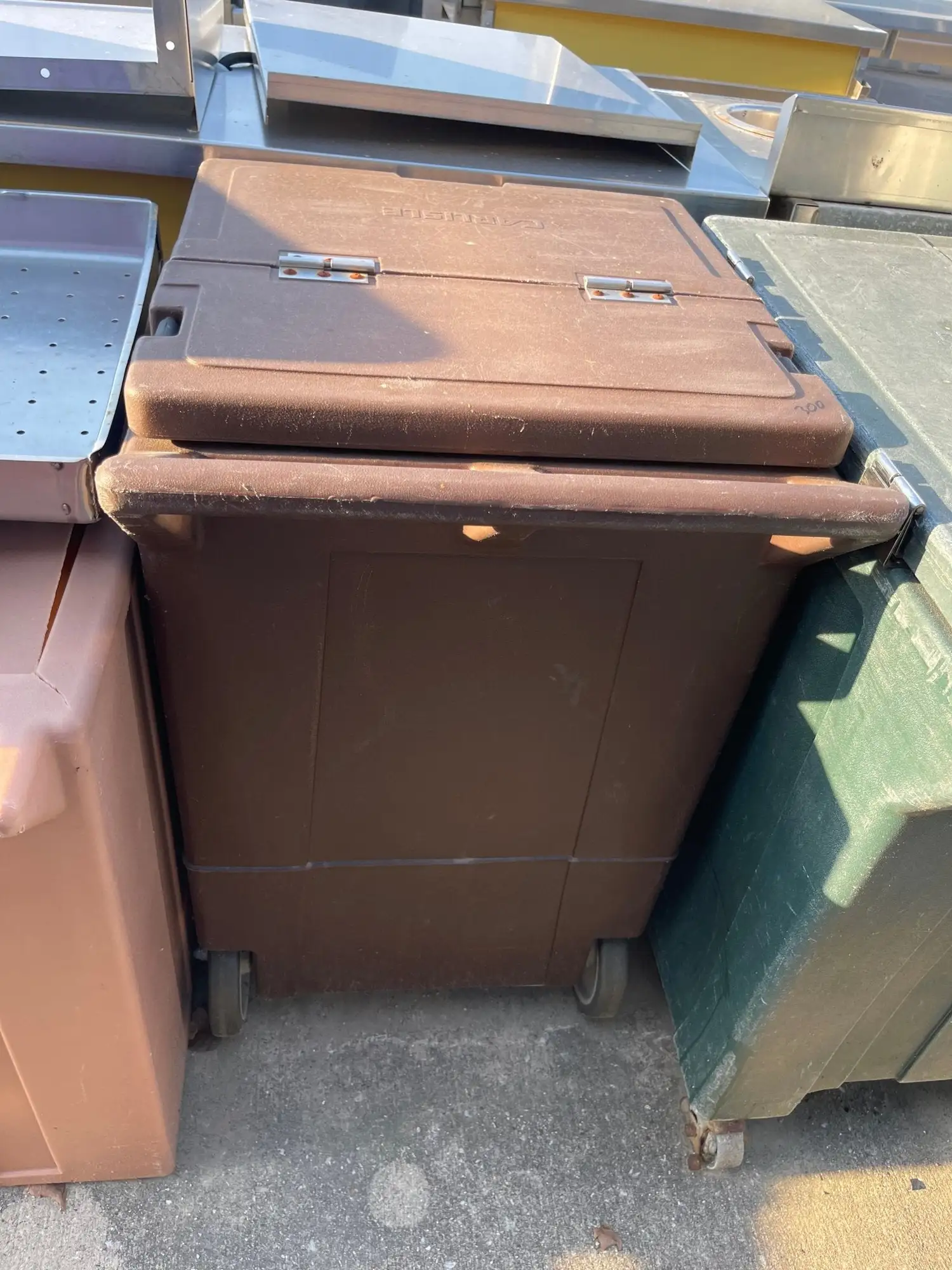Used Carlisle Used Carlisle 125lb Mobile Ice Bin Caddy - SS137 Food Storage & Transportation Illinois US | Falcon Restaurant Supply #1376031