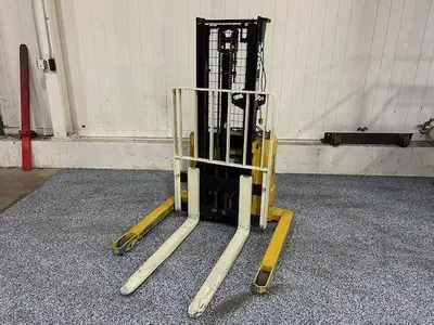 Used 2019 YALE MSW025LF Pallet Stackers Illinois US | Somerset Equipment Sales #1546259