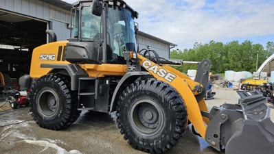 USED 2022 Case 521G