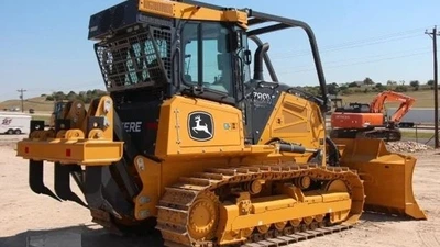 USED 2025 Deere 700 P-TIER XLT