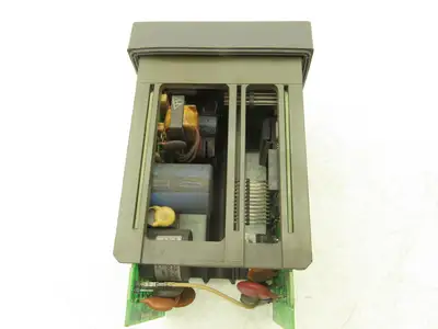 Honeywell UDC3300 Digital Temperature Controller DC330B-KE-000-10-000000-00-0