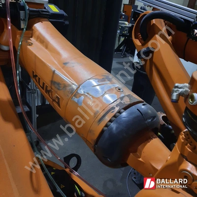 KUKA KR 180 R2900 Robot w/ KRC4 Controller