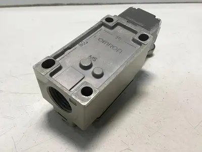 USED OMRON D4B-2115N-R