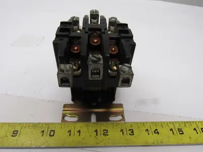 Furnas 42CE35AJ223 Ser A 600V 15Hp MAX 24V Coil Definite Purpose Controller