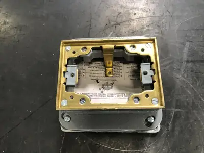 NEW HUBBELL 6256