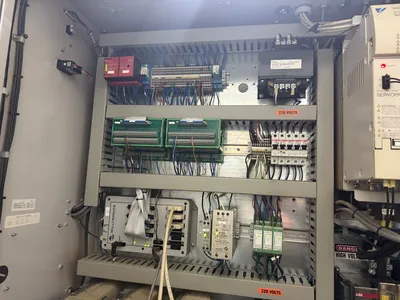 2010 MILLTRONICS VM25 Vertical Machining Centers | Machinery Resources International (20)