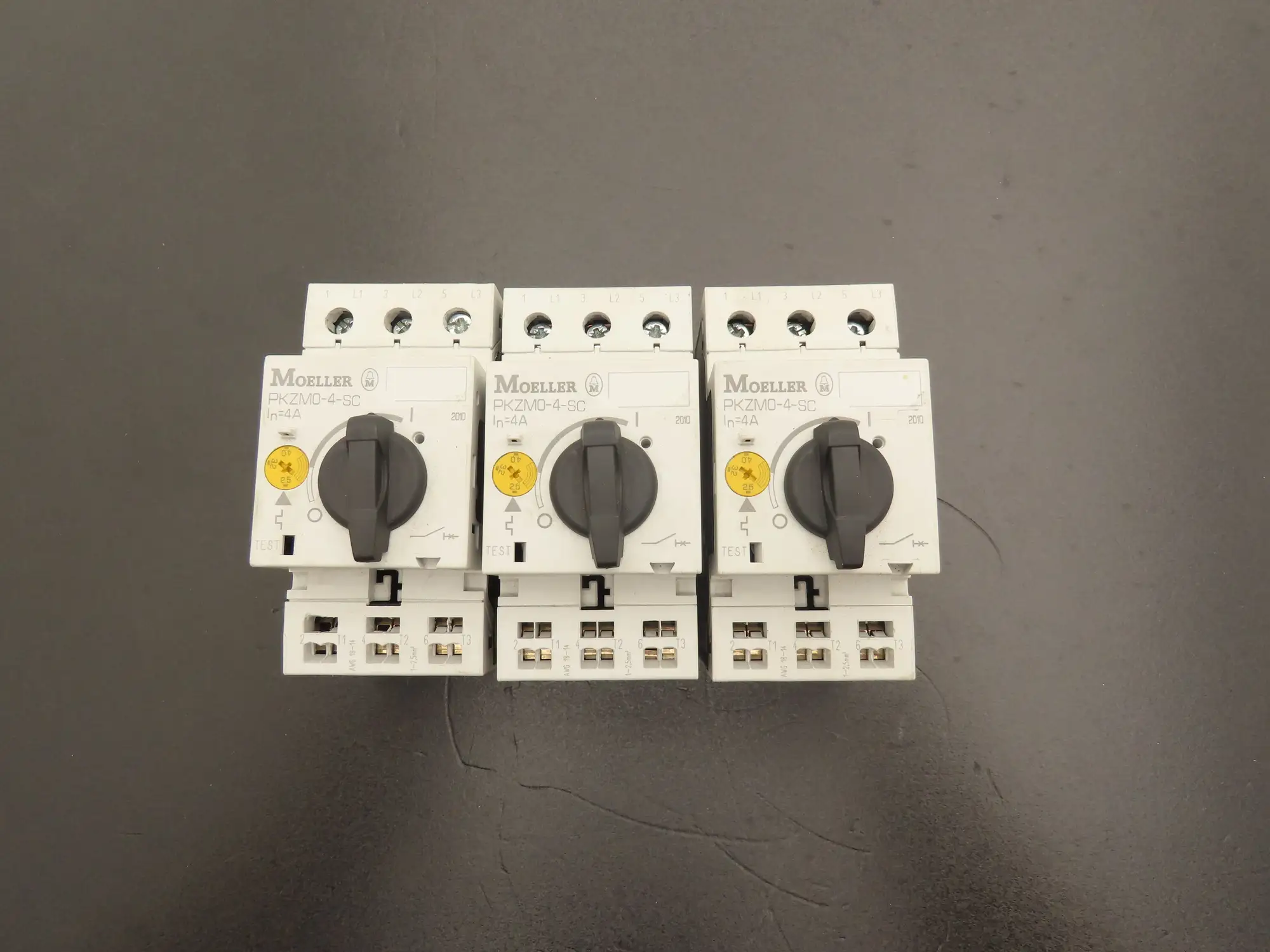 Moeller PKZM0 PKZM0-4-SC Manual Motor Starter 2.5-4A 3Hp 600vAC 3Ph Lot Of 3