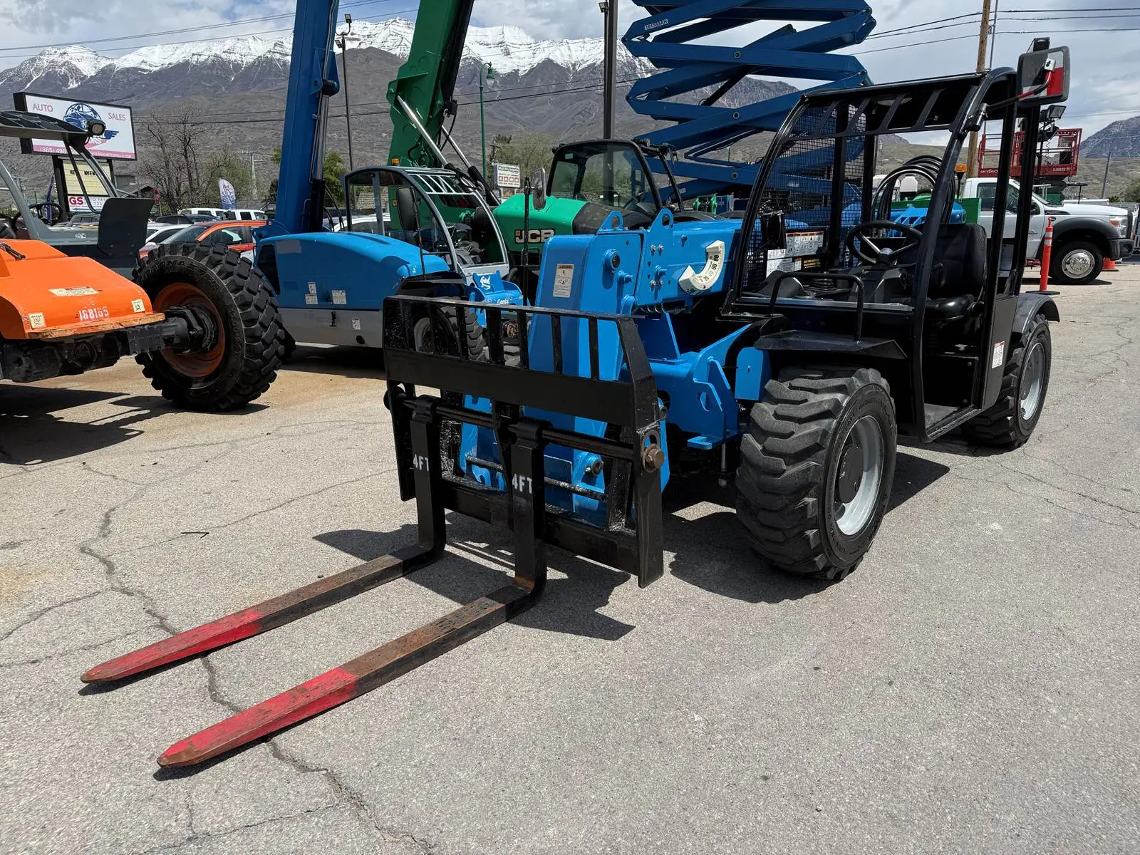 USED 2018 GENIE GTH-5519