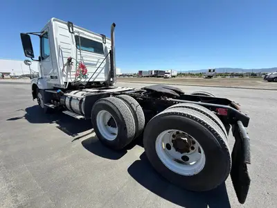 Used 2011 VOLVO VNL64T300 Conventional trucks California US | Ben Kaplan Equipment #1250886