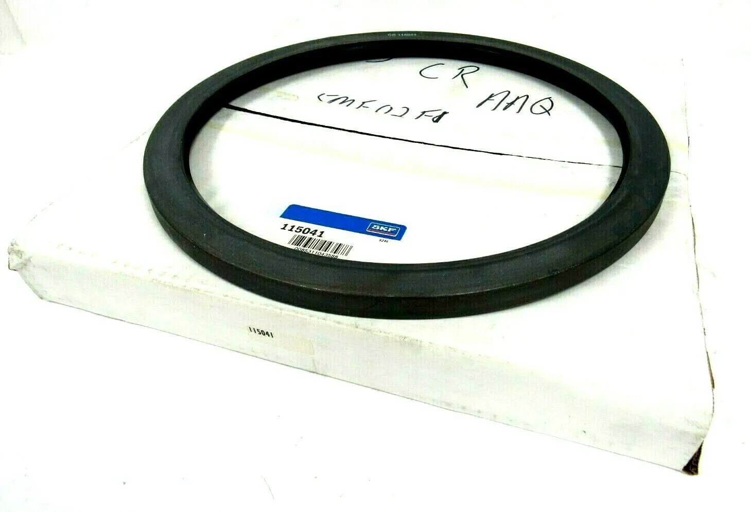 NEW SKF CR-115041 OIL SEAL 115041 CR115041 CRWH1R