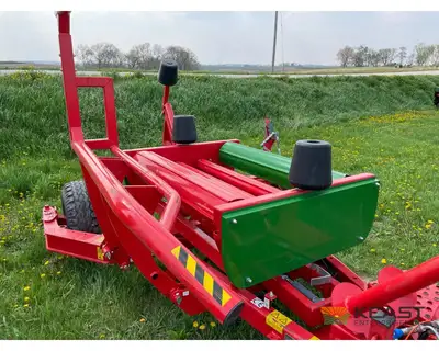 Used FARM KING _UNKNOWN_ Stretch Wrappers Iowa US | Keast Enterprises #1360254