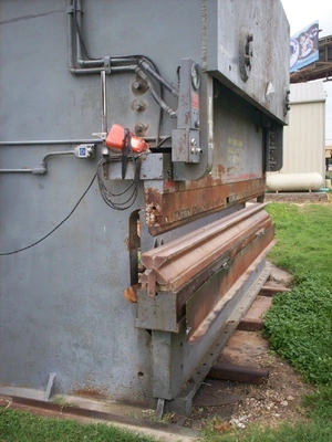 USED 1980 HTC 400T
