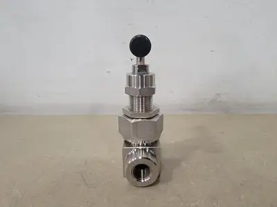 NEW SWAGELOK SS-6NBF4