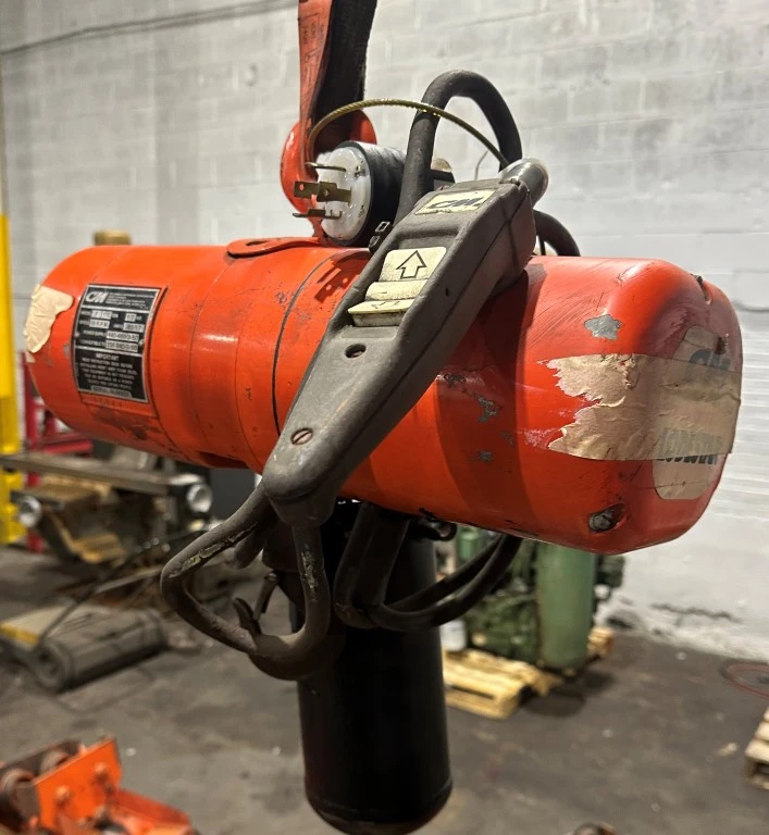 CM F 1/2 TON ELECTRIC CHAIN HOIST