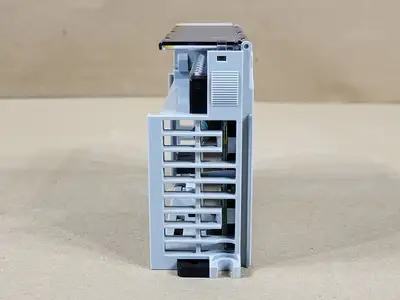 NEW ALLEN-BRADLEY 1769-OF2