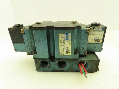 MAC 6521B-211-PM-111DA Pneumatic Double Solenoid Valve 4/2-Pos 120V w/Sub-Base