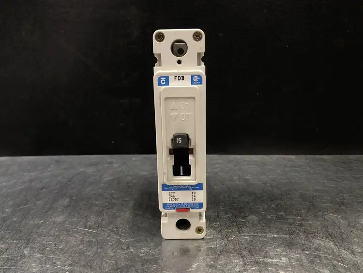 Used CUTLER-HAMMER FDB1015 Switchgears British Columbia CA | Lenmark #243975