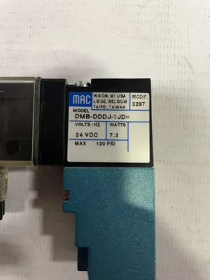 nMAC DMB-DDDJ-1JDL Pneumatic Directional Control Solenoid Valve 24VDC 120PSI NIB