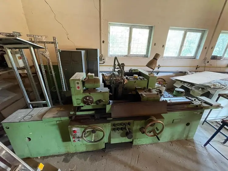 Used 1972 TOS BH 25/1000 Cylindrical Grinders Including Plain & Angle Head CZ | Amaron s.r.o. #1064616