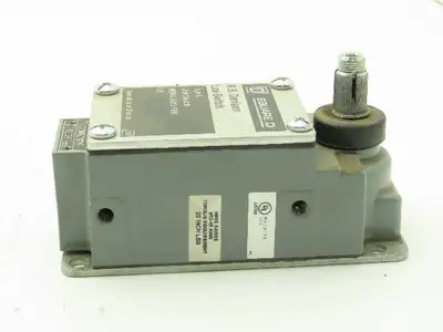 Square D L300WNS2M26 Limit Switch 600V 12A Type L