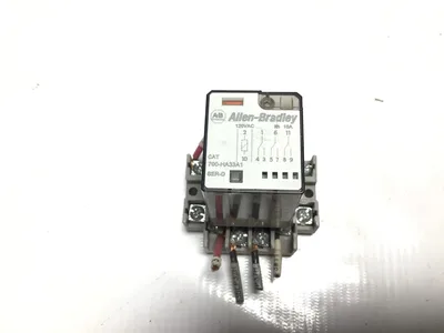ALLEN-BRADLEY 700-HA33A1 SER.D RELAY w/ 700-HN126 SER.A BASE