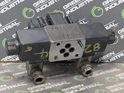 Toyooki HD3-3W-BCA-025D-WYD2 Directional Control Valve Dual 110VAC Coils Used