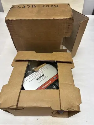 New | in-Stock HONEYWELL C637B-1028 Miscellaneous Equipment (Electrical & Power) | Surplus Asset Holdings #1197697