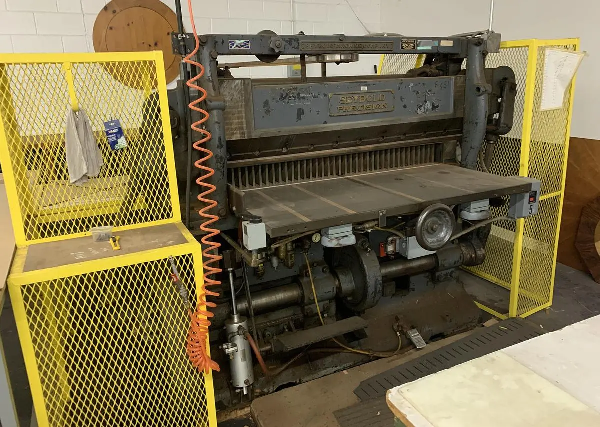 SEYBOLD 56" VENEER GUILLOTINE CLIPPER