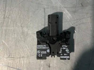 Used SIEMENS 3SB3 6446BA400CC0 Light Source Equipment Ohio US | HGR 24 #1474898