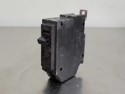 Used GENERAL ELECTRIC THQB120 Switchgears British Columbia CA | Lenmark #241440