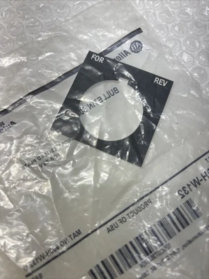 NEW Allen Bradley 800H-W132