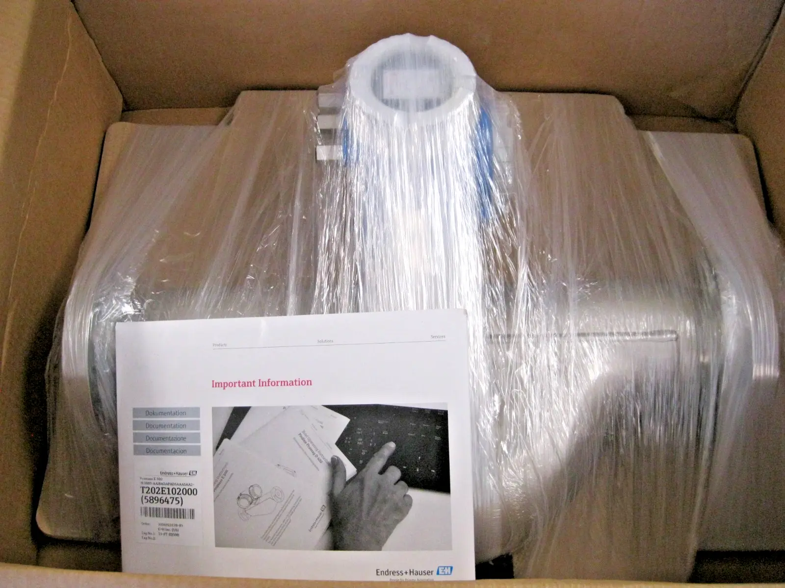 NEW Endress+Hauser 8E3B80-AAIBADAFADSAAASAA2+