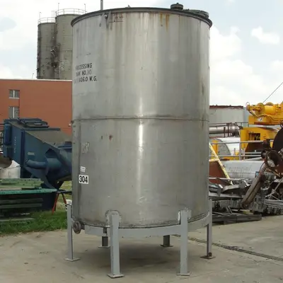 SPC6733  Tank 1606 gallon vertical tank, 304 SS, slope