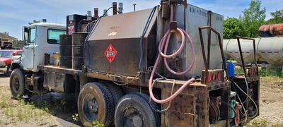 Used 1994 MACK DM690S Fuel & Lube Trucks Tennessee US | Ran Equipment #1403717