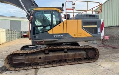 USED 2024 Volvo EC380E