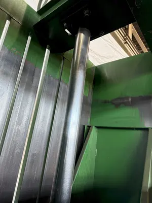 VERTICAL HYDRAULIC BALER. STOCK #0447725