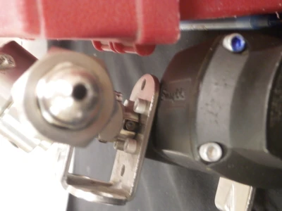 USED ADVANCED SPECIALTY APC330350C REGULATOR WITH  SWAGELOK 131SR