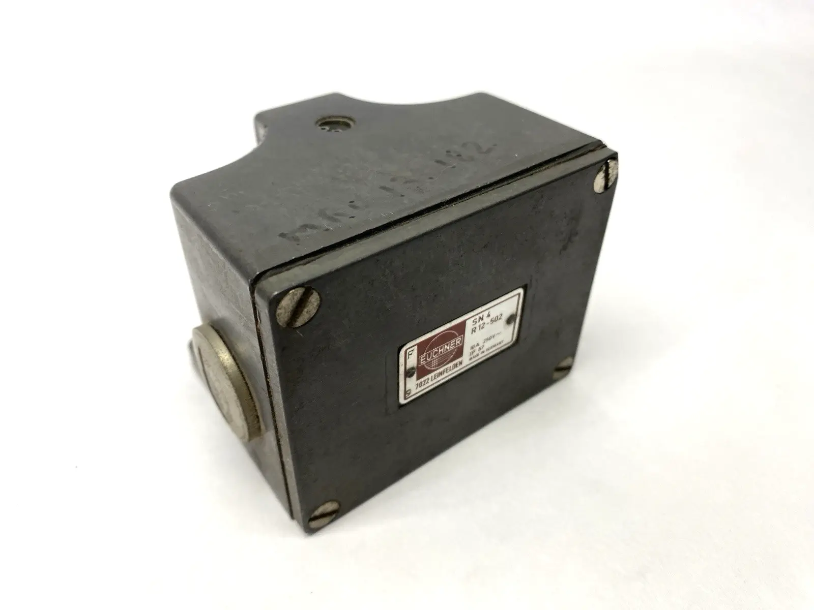 New | in-Stock EUCHNER LIMIT SWITCH 013102 Relays & Switches | Maverick Industrial Sales #1099961