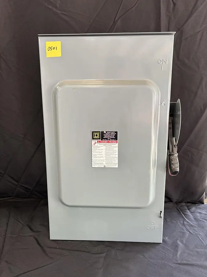LOT OF VARIOUS ELECTRIC DISCONECTS AND PANAL BOXES